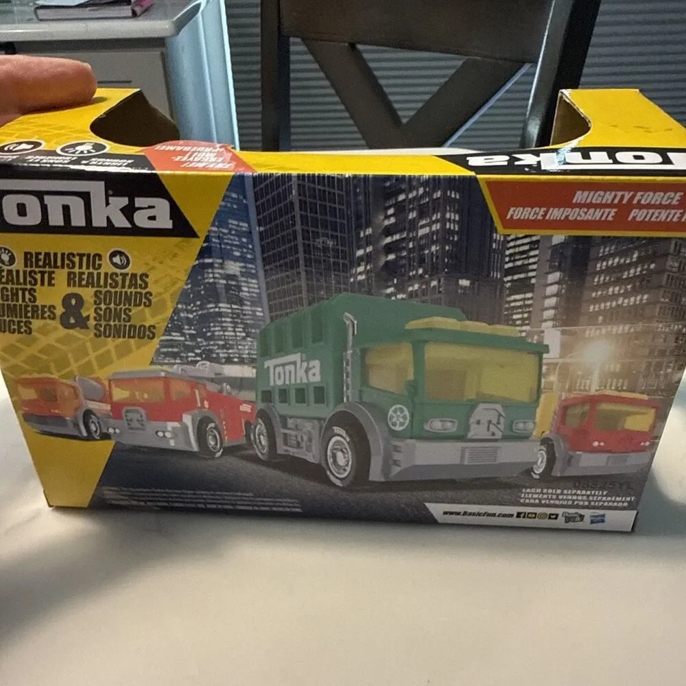 TONKA GARBAGE TRUCK MIGHTY FORCE REALISTIC LIGHTS & SOUNDS-NEW SEALED